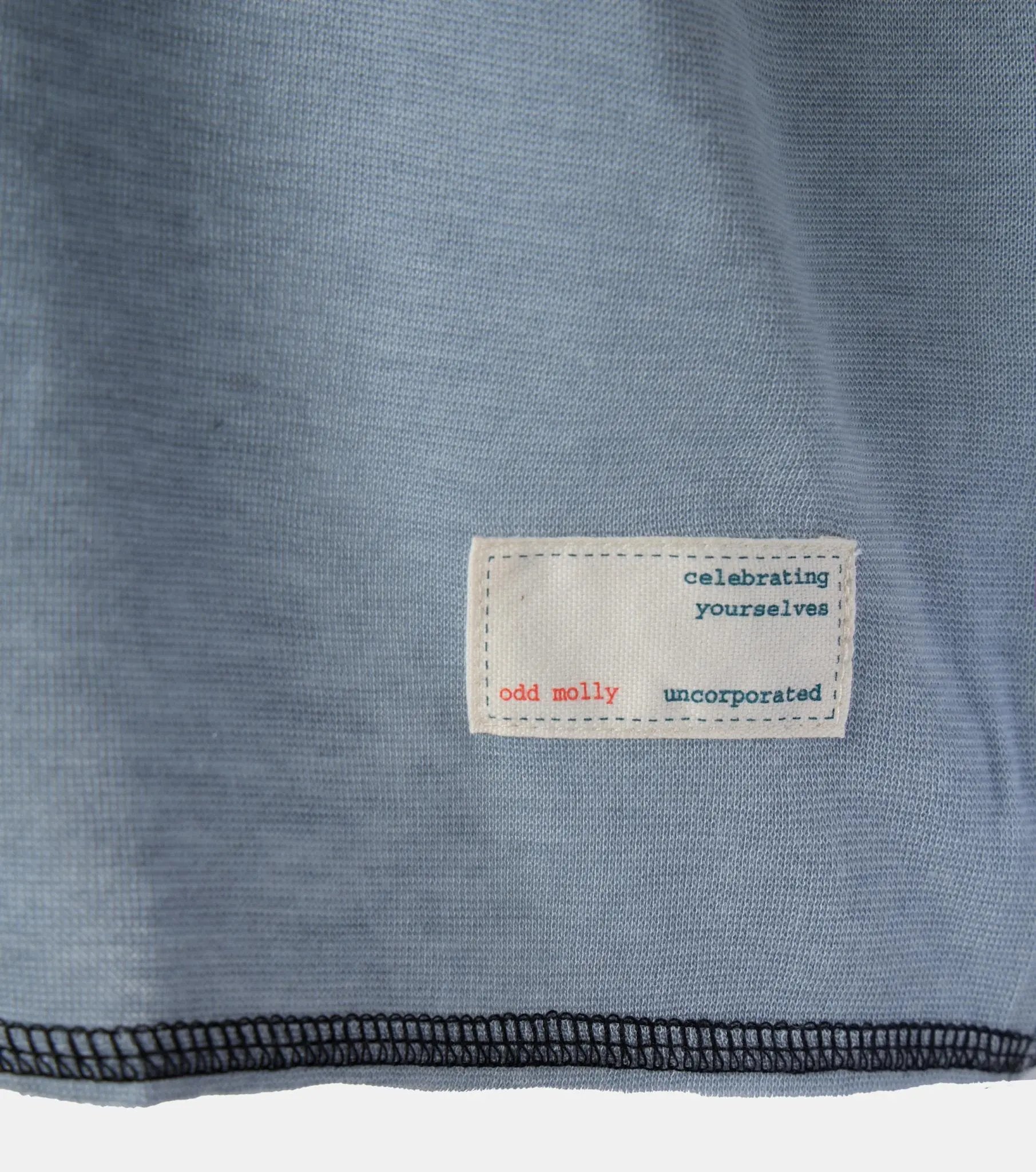 GamzeOM T-shirt Odd Molly